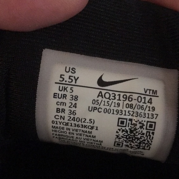 Nike air max 720 GS black metallic gold sneaker excellent condition - Picture 5 of 7